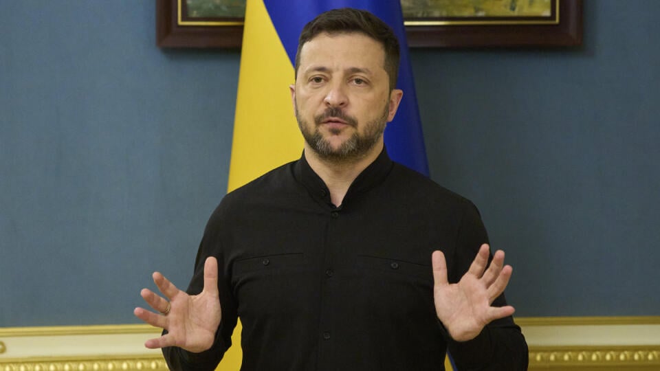 WA 54 Kyjev - Ukrajinský prezident Volodymyr Zelenskyj gestikuluje počas brífingu v Kyjeve v pondelok 19. mája 2025. FOTO TASR/AP
Ukrainian President Volodymyr Zelenskyy speaks during a briefing in Kyiv, Ukraine, Monday, May 19, 2025. (AP Photo/Efrem Lukatsky)