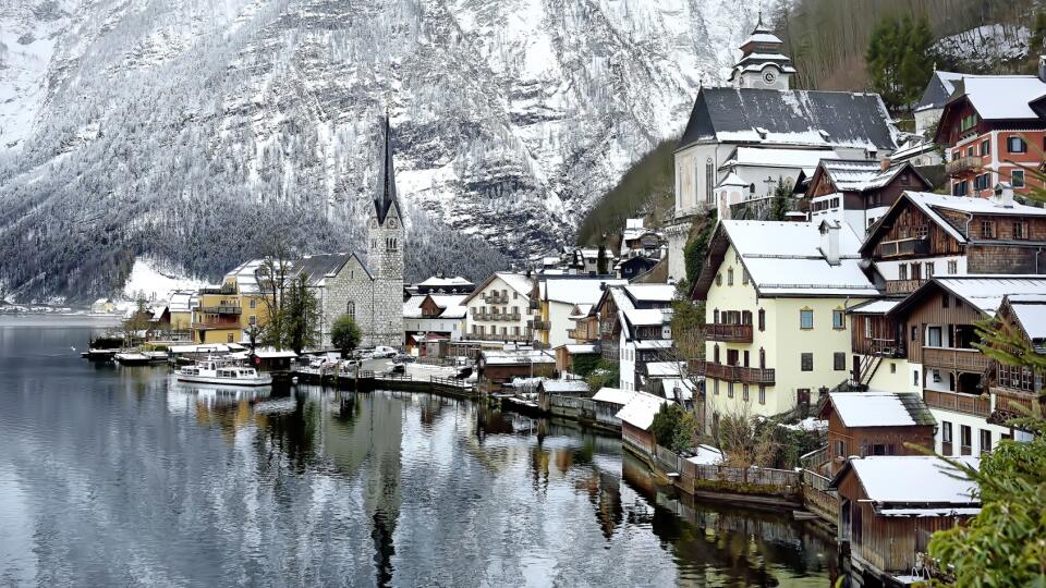 Rakúsky Hallstatt je ako zo zimnej rozprávky.