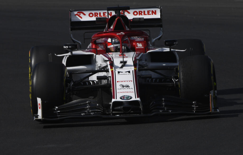 Kimi Räikkönen v monoposte Alfa Romeo.