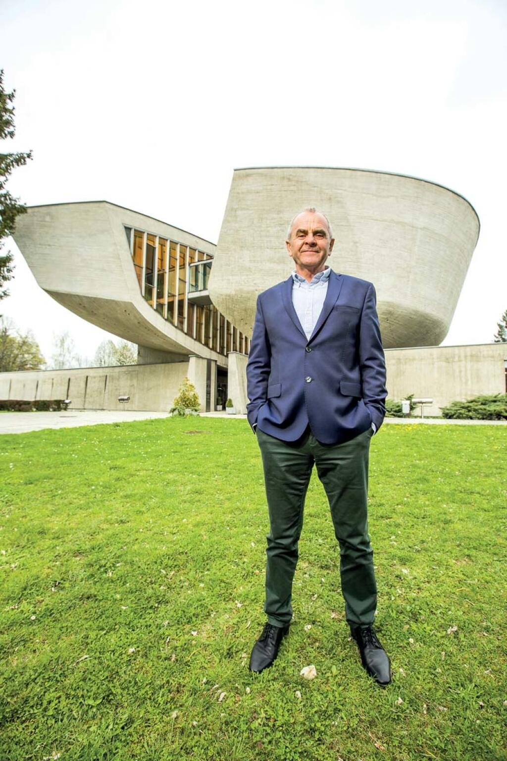 Ak nepôjdeme do politiky, chopia sa jej nezodpovední 1/2