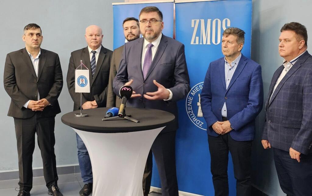 Rokovanie v Ružomberku - predseda Združenia miest a obcí Slovenska Jozef Božik.