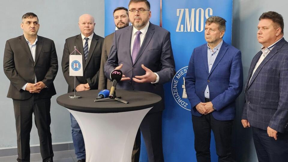 Rokovanie v Ružomberku - predseda Združenia miest a obcí Slovenska Jozef Božik.