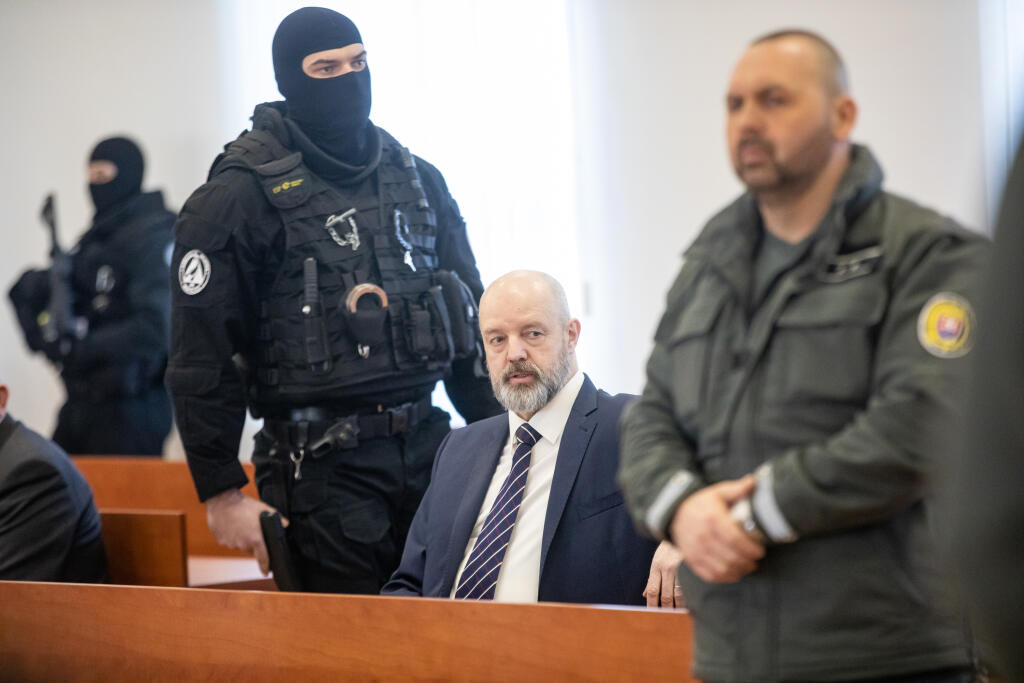 PÁD NA DNO Pavol Rusko, na snímke, a Marian Kočner sú v kauze zmenky odsúdení na 19 rokov.