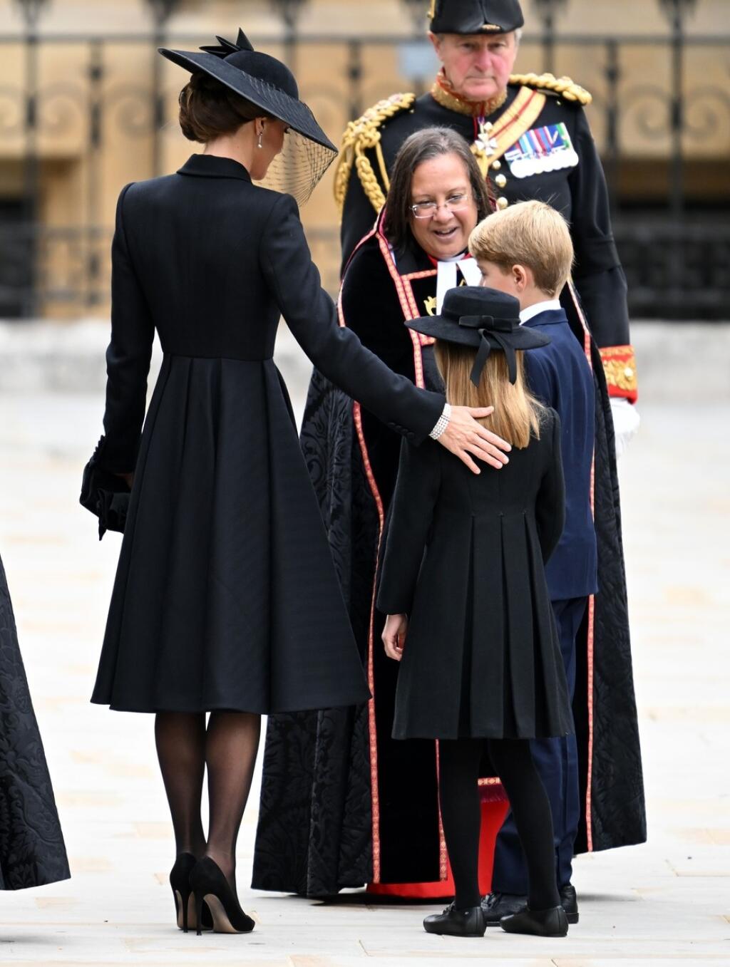 S prababičkou sa lúčia aj princ George a princezná Charlotte.