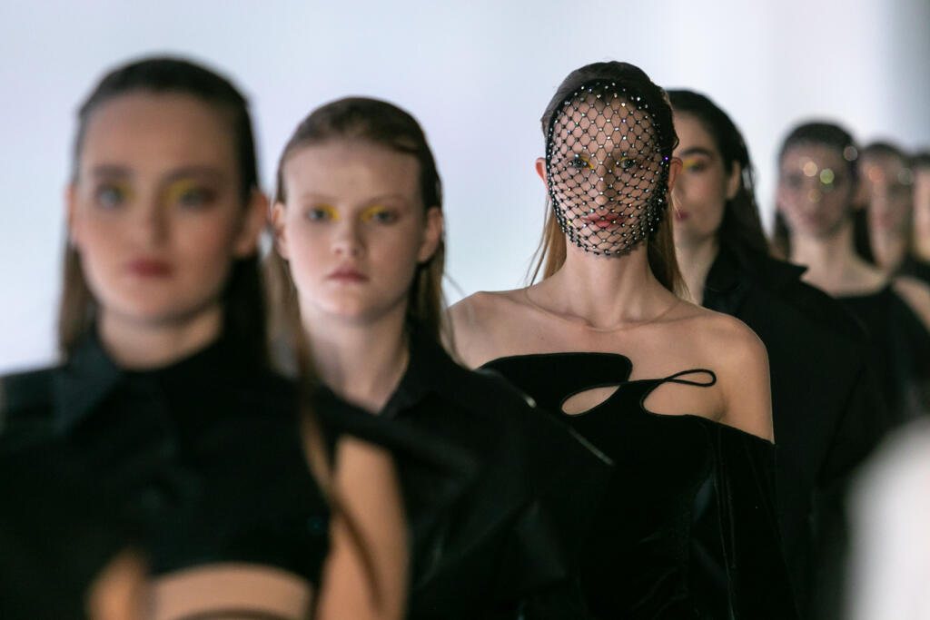 Kolekcia Narcissus dizajnéra Borisa Hanečku na Fashion LIVE! 2021.