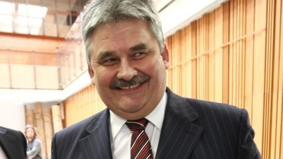 Novelu zákona pripravilo ministerstvo práce, ktorému šéfuje Ján Richter.