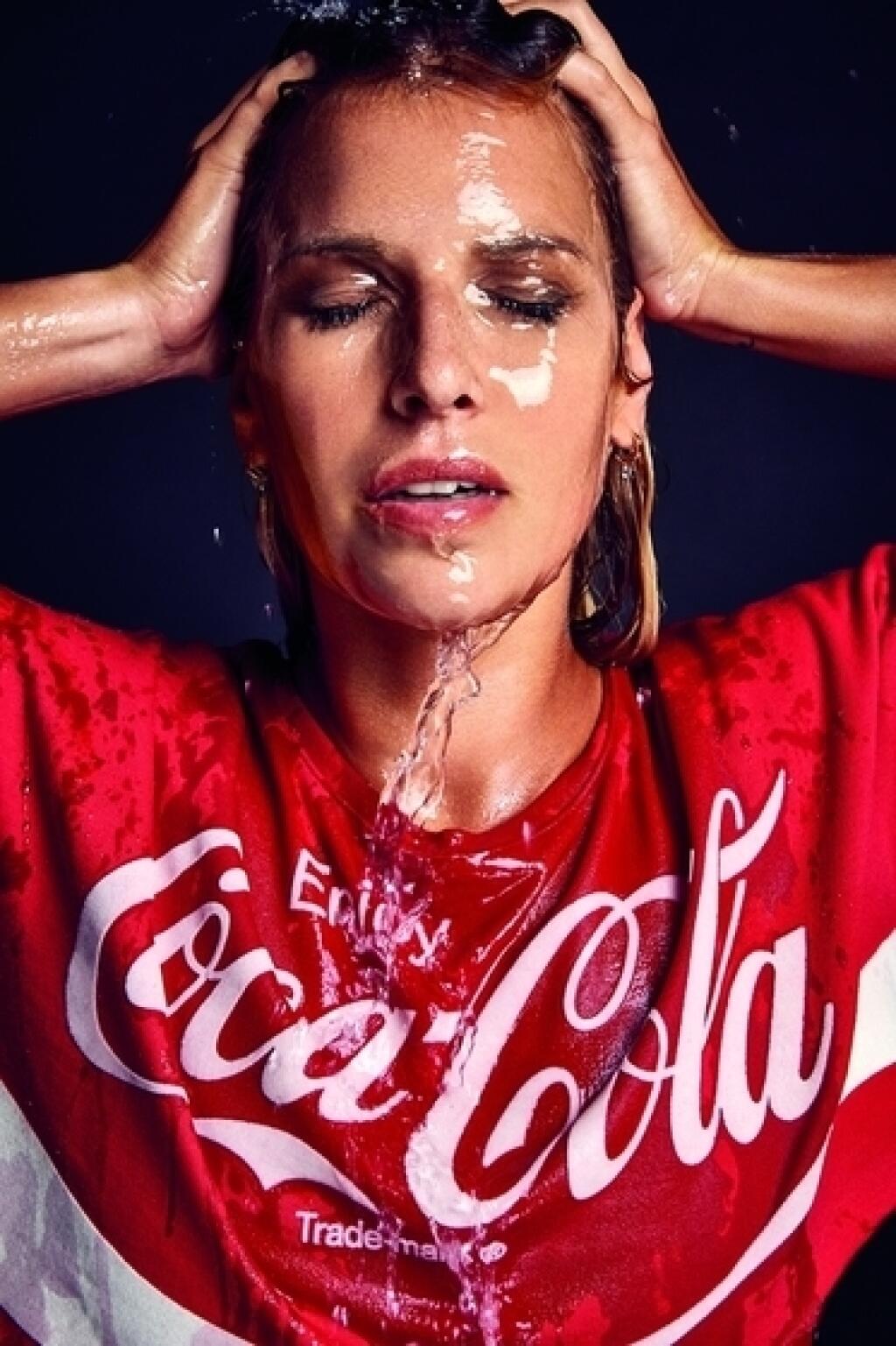 Cibulková už v minulosti odhalila svoj telo, keď nafotila odvážne zábery a pred fotoaparátom predviedla svoje krivky.