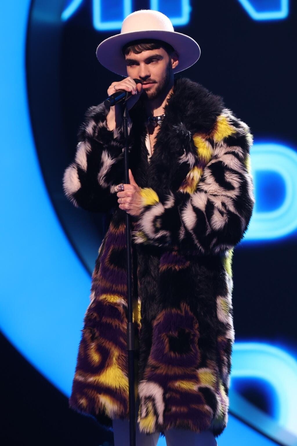 Víťaz SuperStar Adam Pavlovčin a jeho extravagantné outfity.