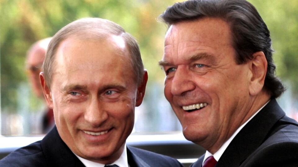 Gerhard Schröder: Niektorí ho považujú za hlasnú trúbu Vladimira Putina.