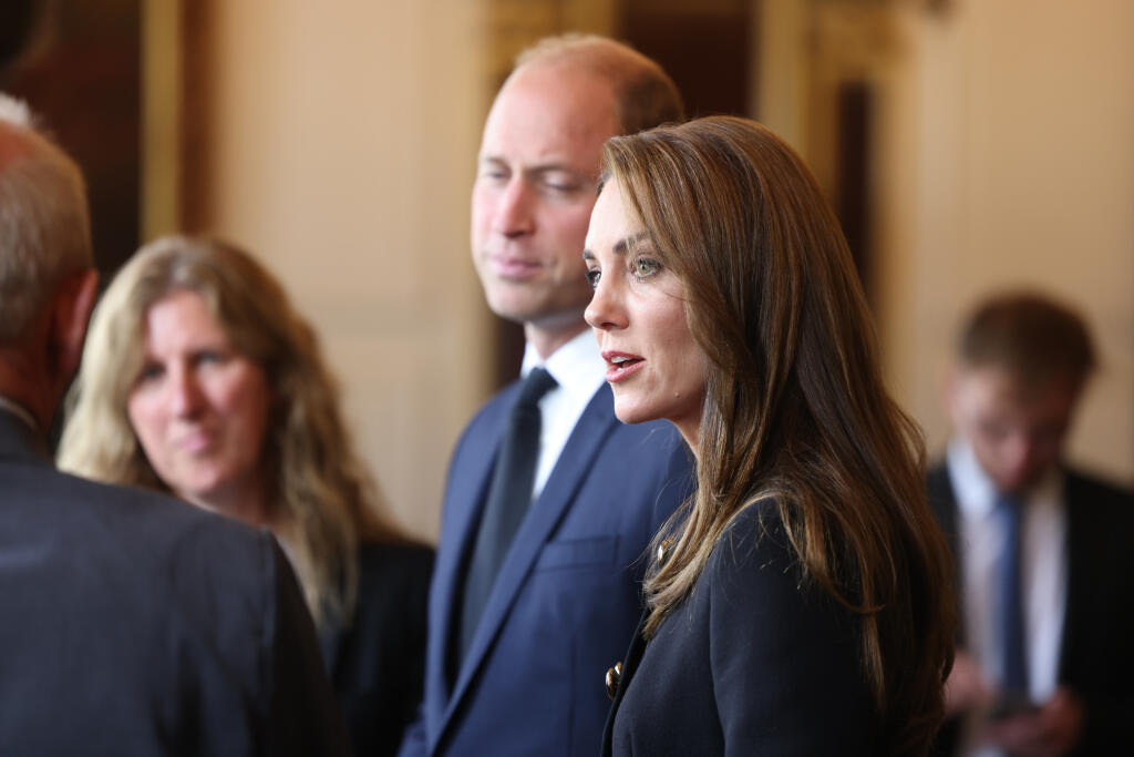 Tri dni po štátnom pohrebe zosnulej panovníčky sa princ William a Kate Middleton opäť ukázali na verejnosti.