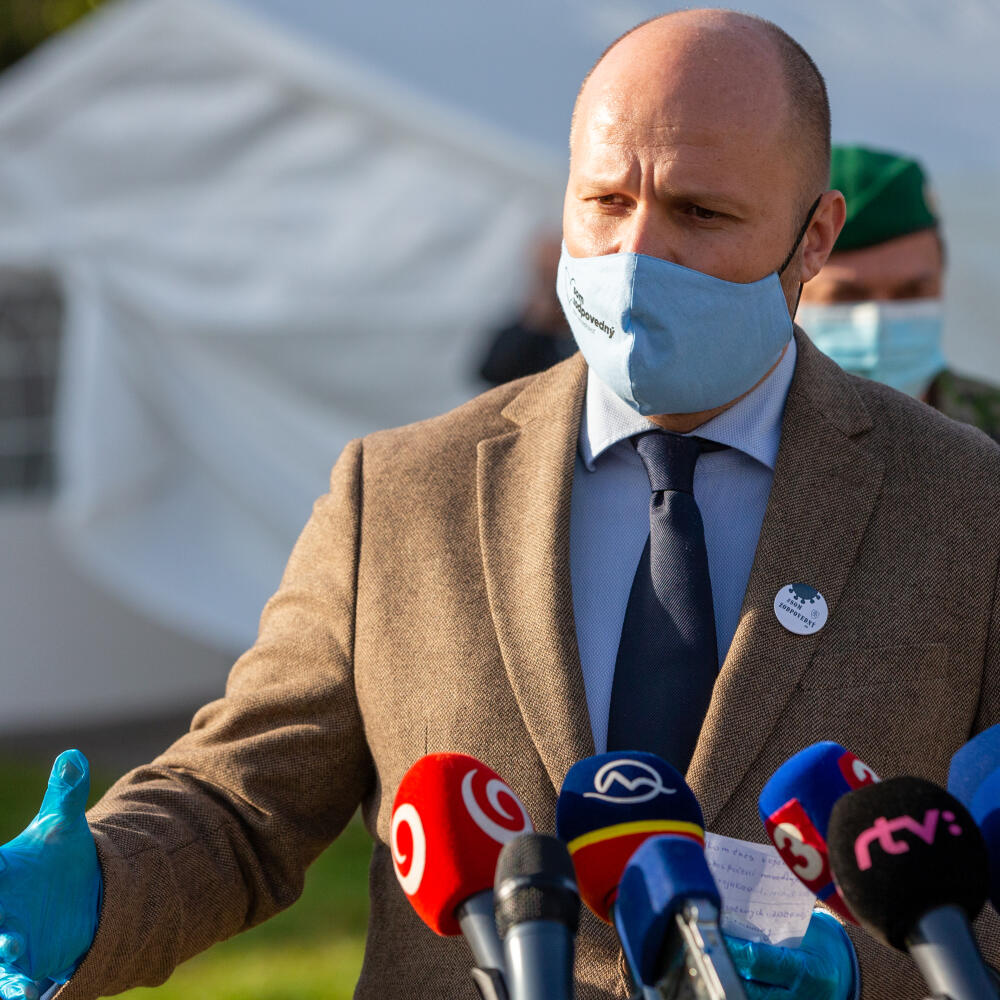 Na snímke je minister obrany Jaroslav Naď počas tlačovej konferencie k prvému dňu testovania na Orave.