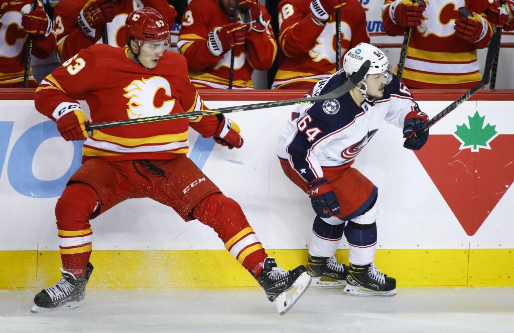 Adam Ružička v drese Calgary Flames.