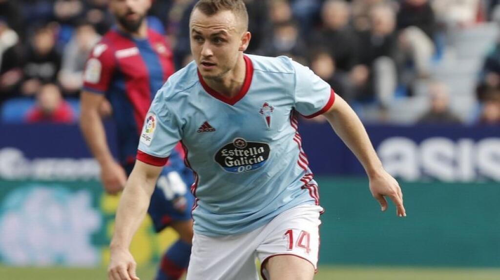 Stanislav Lobotka bol jedným zo siedmich hráčov, ktorí si po zápase s Českom predĺžili večierku. Tento incident stál za koncom Jána Kozáka pri reprezentácii.