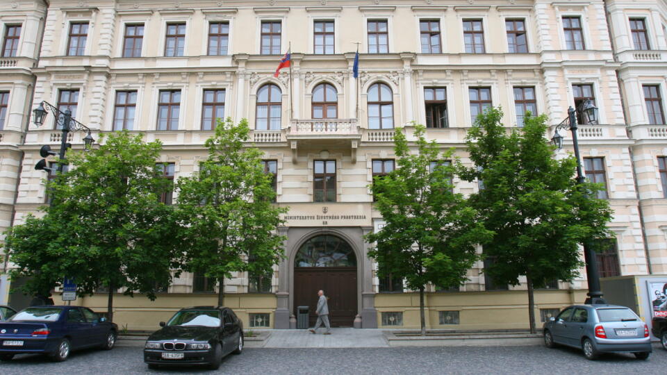 Ministerstvo životného prostredia SR, MZP, životné prostredie, starostlivosť
Bratislava
29.05.2006
pôvodný súbor:IMG_4774.JPG