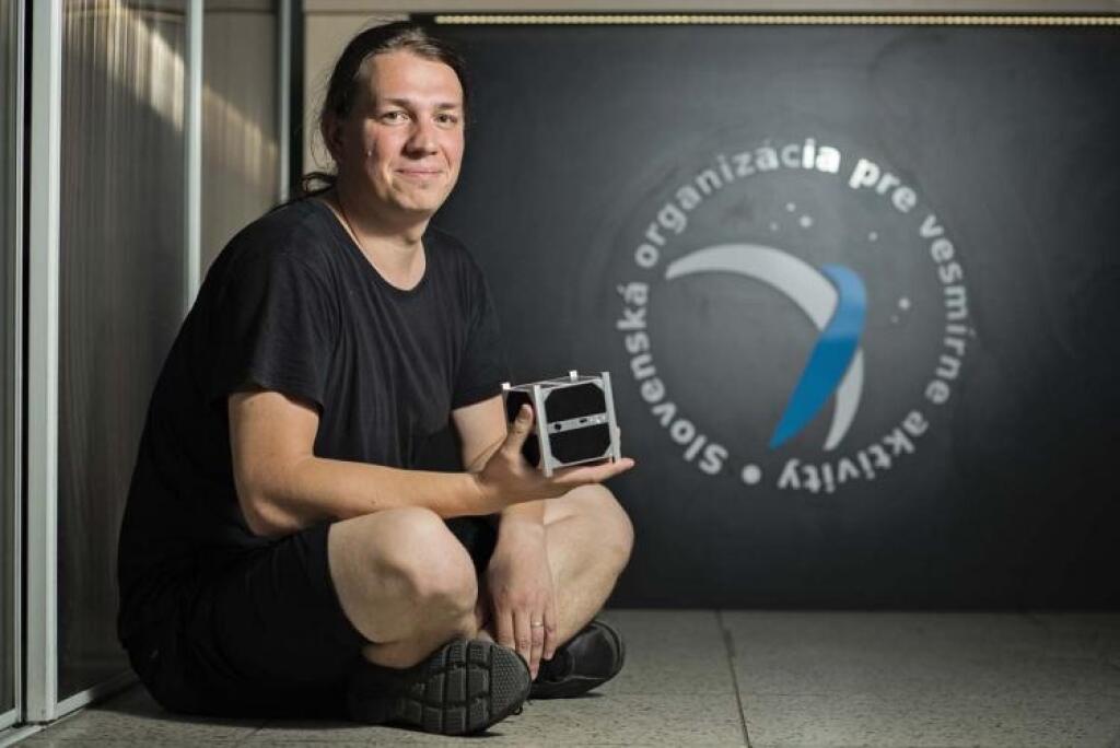 Otec prvej slovenskej družice: Máme na to vyvíjať veci, ktoré budú montovať iní