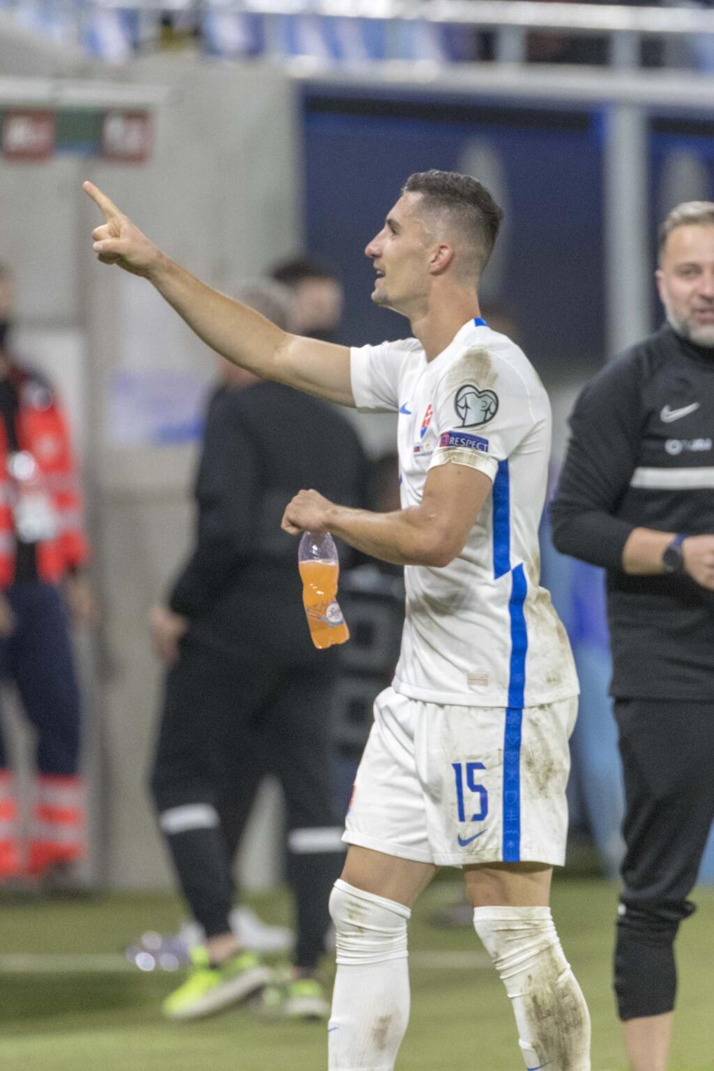 Radosť Martina Koscelníka po góle na 2:0. Pravý bek skóroval z úctihodnej diaľky krásnou strelou k žrdi.