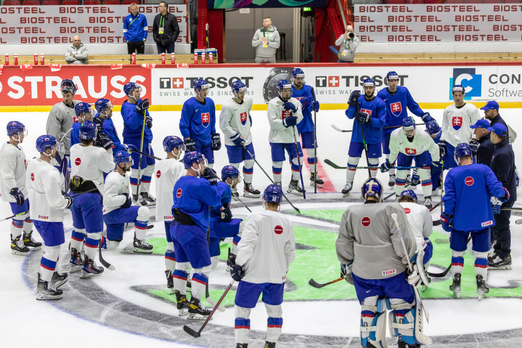 Prvý tréning slovenskej hokejovej reprezentácie v helsinskej hale Ice Hall pred zápasom s Francúzskom.