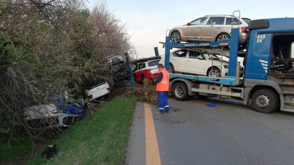 Pre túto nehodu sa aktuálne na D1 pri Čataji zdržíte už takmer hodinu!