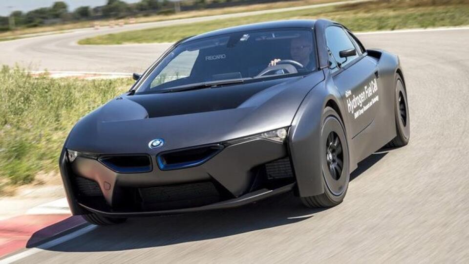 Prototyp vodíkového BMW i8