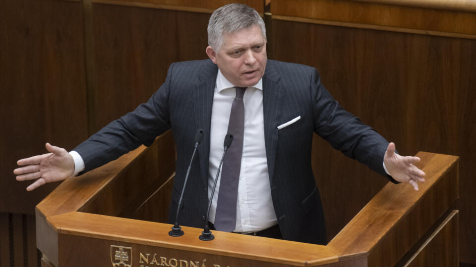 Na snímke poslanec NRSR Robert Fico (Smer-SD) rozpráva počas 78. schôdze NRSR 24. januára 2023 v Bratislave. FOTO TASR - Martin Baumann