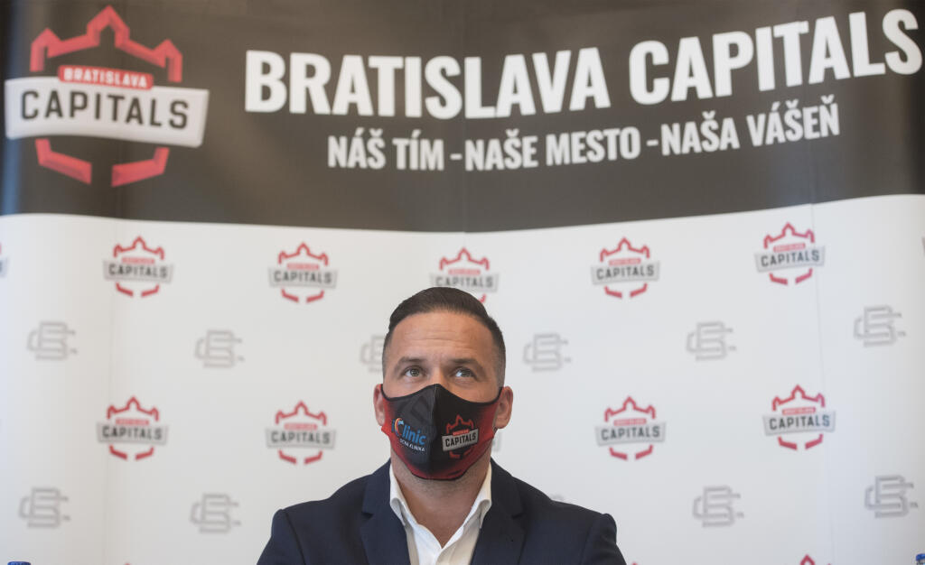 Dušan Pašek bol viceprezidentom klubu Bratislava Capitals.