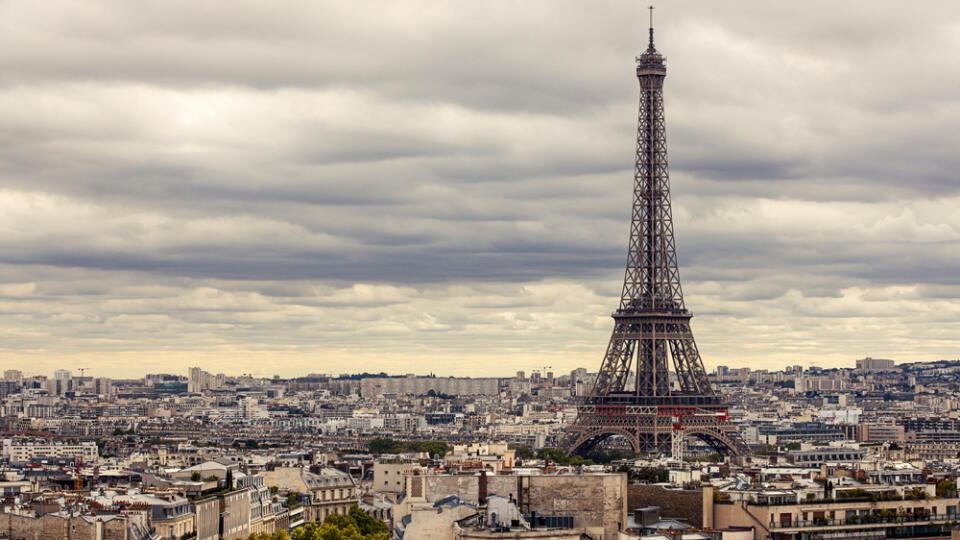 View,Of,Paris,From,The,Tourist,Level,On,Montparnasse