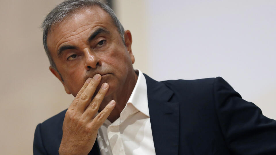 KK7 Kraslik - Na archívnej snímke z 29. septembra 2020 bývalý šéf Nissanu Carlos Ghosn počas tlačovej konferencie na univerzite v libanonskom Kasliku. Súd v Holandsku rozhodol 20. mája 2021, že bývalý šéf Nissanu Carlos Ghosn musí vrátiť takmer 5 miliónov eur zo mzdy, ktorú dostal v roku 2018 od spoločného podniku firiem Nissan a Mitsubishi. FOTO TASR/AP
FILE - In this Sept. 29, 2020, file photo, former Nissan Motor Co. Chairman Carlos Ghosn holds a press conference at the Maronite Christian Ho