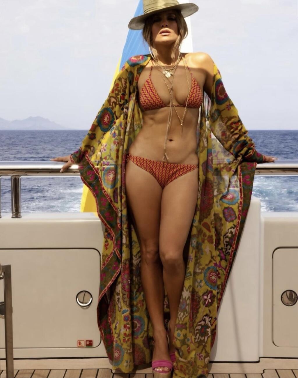 Jennifer pózovala na luxusnej jachte.