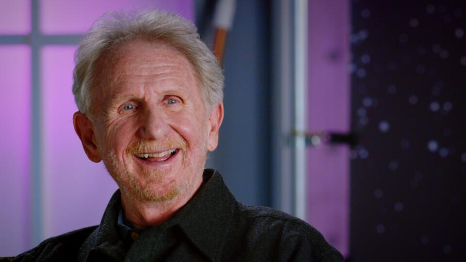 Zomrel René Auberjonois.