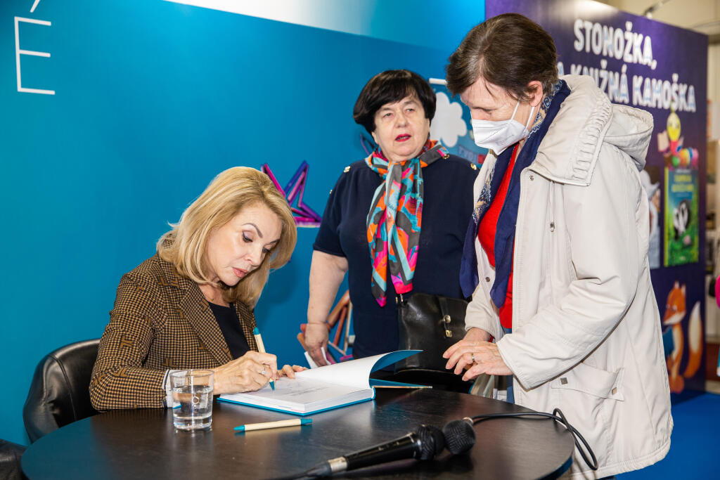 Okrem oficiálneho krstu herečka knihu predstavila na knižnom veľtrhu.