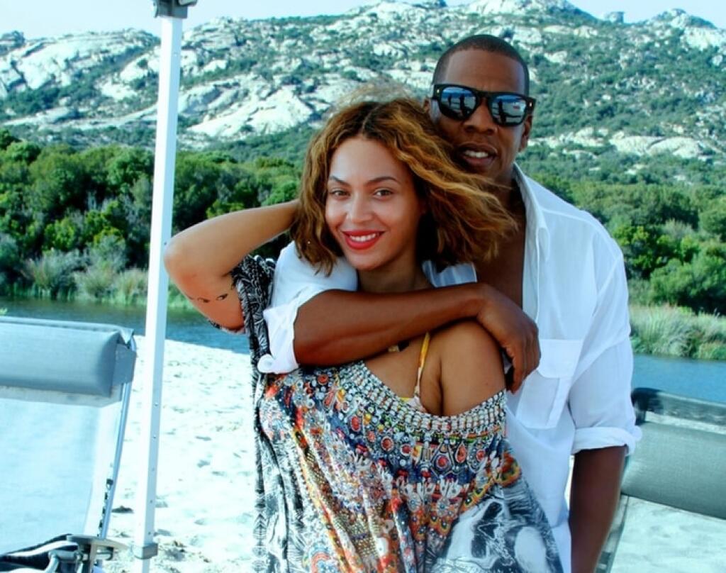 Beyoncé a Jay-Z si oddych na jachte spolu s dcérou Blue Ivy neodpustia.