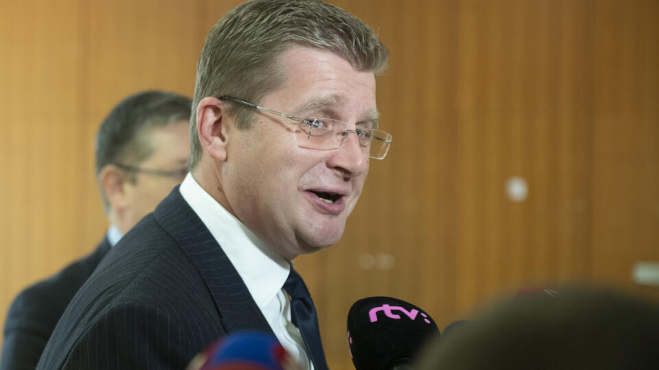 Na snímke minister hospodárstva SR Peter Žiga pred 199. zasadnutím vlády SR v Bratislave 5. marca 2020. FOTO TASR - Pavel Neubauer