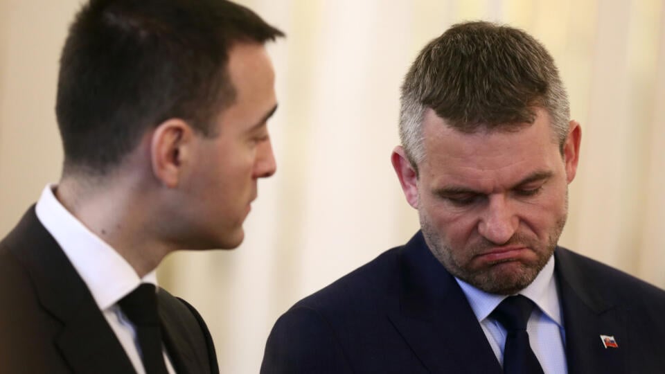 Na snímke exminister vnútra Tomáš Drucker a premiér Peter Pellegrini