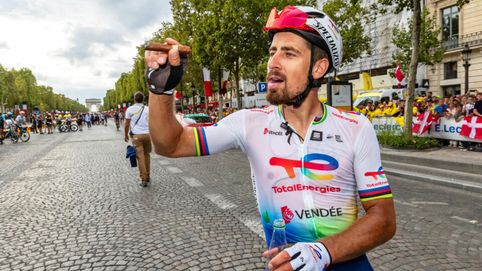Na snímke slovenský cyklista Peter Sagan na konci 110. ročnika Tour de France na Champs-Élysées v Paríži.