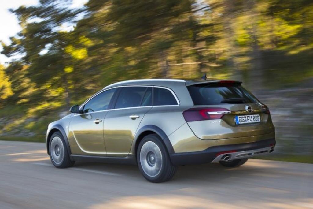 TREND test Opel Insignia Country Tourer 2,0 CDTI 4 x 4