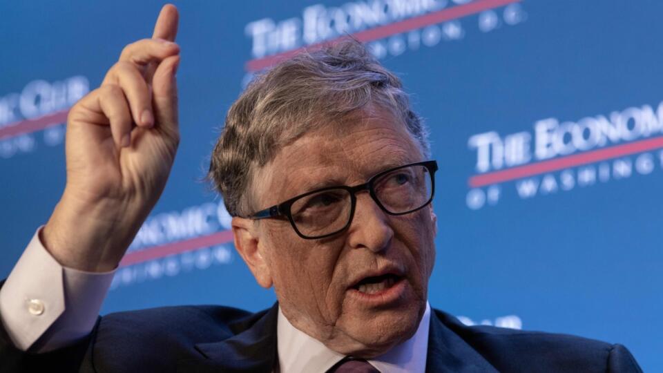 Na sociálnej sieti sa objavilo tvrdenie, že spoluzakladateľ spoločnosti Microsoft Bill Gates uviedol, že vakcína proti ochoreniu COVID-19 môže zabiť až 700.000 ľudí, pričom sa odvoláva na Gatesov rozhovor pre americkú televíziu CNBC. Toto tvrdenie je nepravdivé, Gates hovoril o bezpečnosti vakcín, potenciálnych vedľajších účinkoch a o tom, koľko ľudí by hypoteticky mohlo nejaké vedľajšie účinky pociťovať, pokiaľ by sa malo očkovať celosvetovo. TASR upozorňuje na dezinformácie v spolupráci s tlač