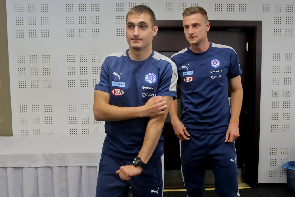 Na snimke Matus Bero a Milan Skriniar pocas zrazu slovenskej futbalovej reprezentacie pred pripravnym kempom v Rakusku a dvojzapasom proti Gruzinsku a Nemecku.
