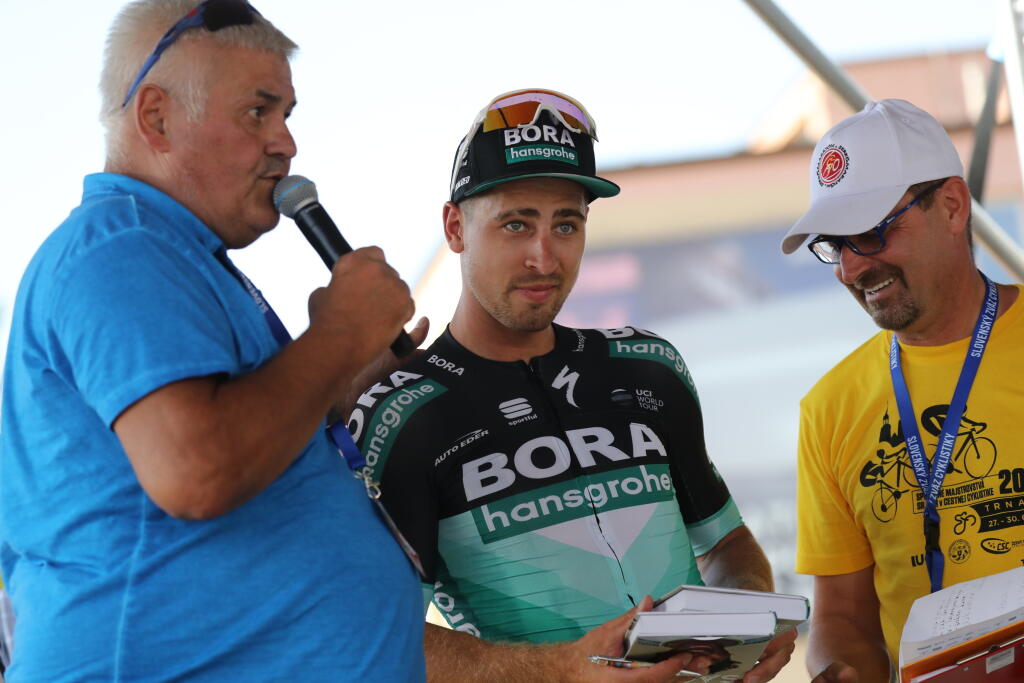 Ešte predtým, ako vyhlásili víťazov, dostal priestor na pódiu Peter Sagan.