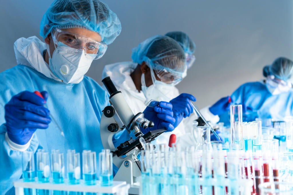 Coronavirus,Covid,19,Experts,Are,Working,On,Microscope,To,Test