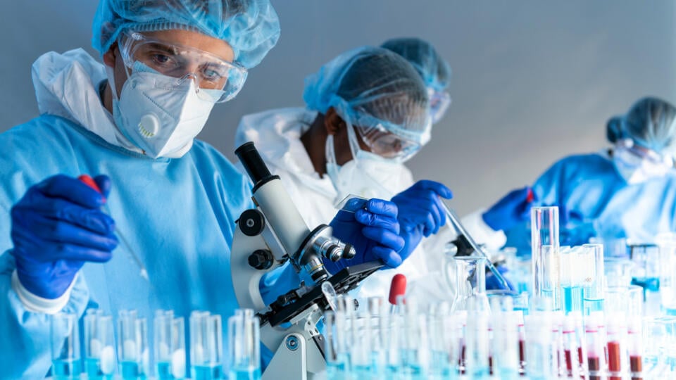 Coronavirus,Covid,19,Experts,Are,Working,On,Microscope,To,Test