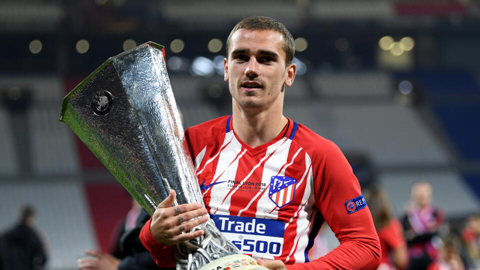 Vedenie španielskeho futbalového klubu Atletico Madrid obvinilo predstaviteľov FC Barcelona z nekalého postupu pri snahe získať Antoineho Griezmanna.