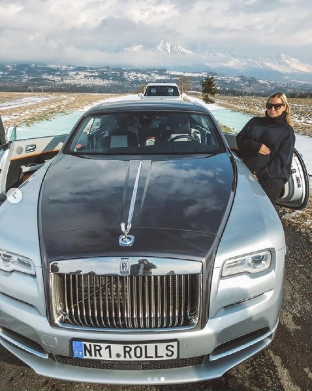 Dominika Cibulková má slabosť pre luxusné autá.