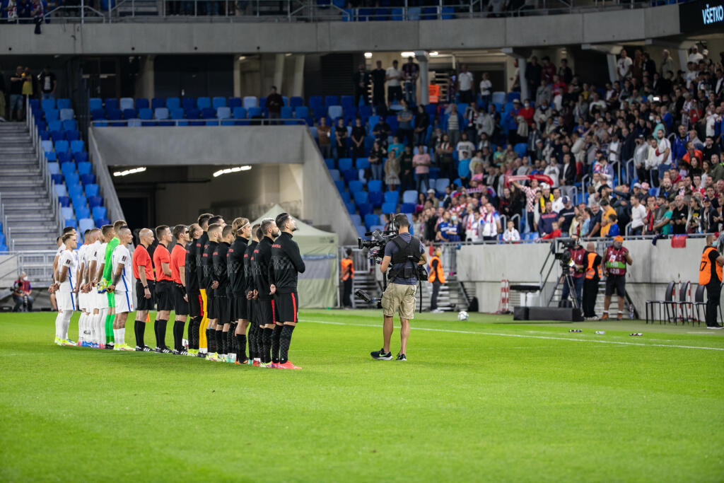 Slovenskí reprezentanti prehrali v sobotu v kvalifikácii Majstrovstiev sveta 2022 v Katare na Tehelnom poli s Chorvátskom 0:1.