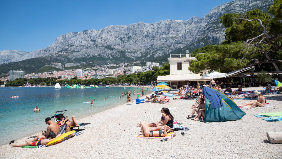 Dovolenka v Chorvátsku po viac ako roku pandémie. V najobľúbenejšej destinácii Slovákov vítajú turistov s otvorenou náručou. Kontroly sú minimálne, no Chorváti dodržiavajú všetky opatrenia, aby prilákali čo najviac ľudí.