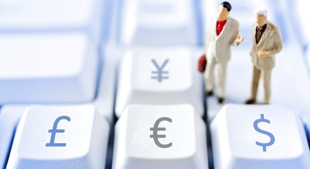 ÄŤeskĂˇ ekonomika a finance - ÄŚeskĂˇ koruna / Euro / Dolar - kurz devizovĂ©ho trhu, Image: 184622462, License: Rights-managed, Restrictions: , Model Release: no, Credit line: Profimedia, Michaela DusĂ­kovĂˇ - ÄŚIF