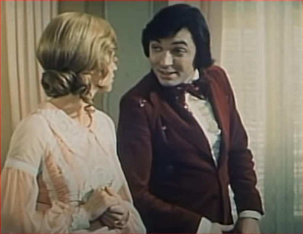 Karel Gott vo svojom najslávnejšom filme Hvězda padá vzhuru.