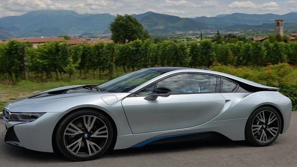 BMW i8