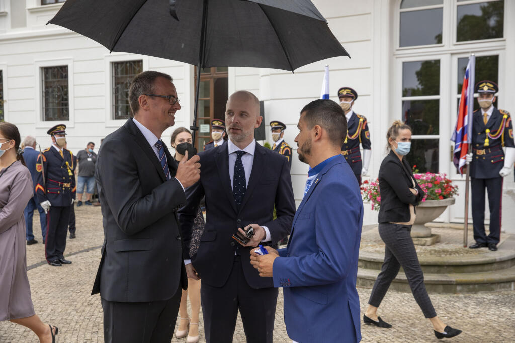 Slovenskí oympionici skladajú prisahu do rúk prezidentky Zuzany Čaputovej pred odletom do Tokia.