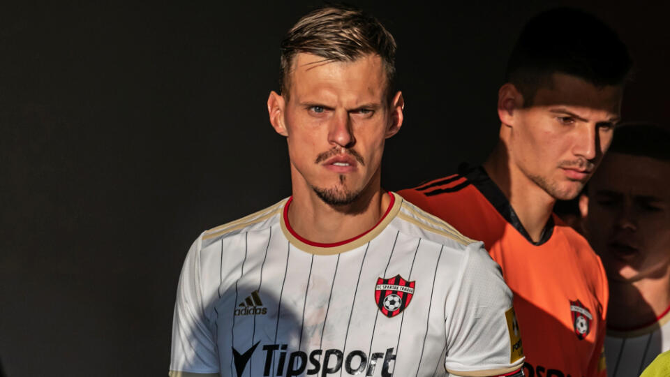 Sobotné derby medzi odvekými rivalmi Slovanom Bratislava a Spartakom Trnava (0:0) malo nechutnú dohru.