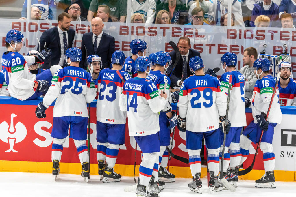 Slovenskí hokejisti podali proti Fínom skvelý výkon. Bohužiaľ, na postup nestačilo ani vedenie 2:0, napokon prehrali 2:4.
